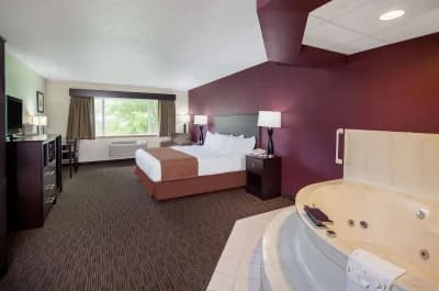 AmericInn by Wyndham Northfield jacuzzi