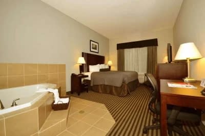 Best Western Abbeville Inn & Suites jacuzzi