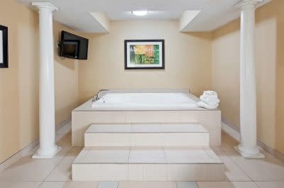 Best Western Plus Addison:Dallas Hotel 7