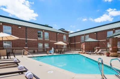 Best Western Plus Addison:Dallas Hotel pool