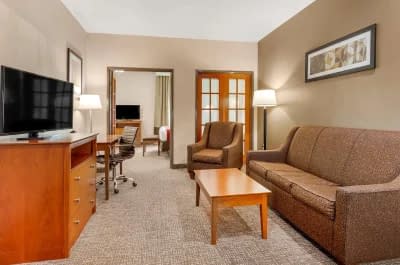 COMFORT SUITES NORTH DALLAS 3