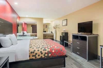 Econo Lodge Lake Charles University Area jacuzzi