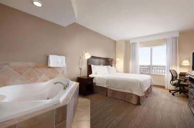Hampton Inn & Suites Washington-Dulles International Airport jacuzzi