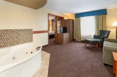 Holiday Inn Express St Paul S - Inver Grove Hgts, an IHG Hotel jacuzzi