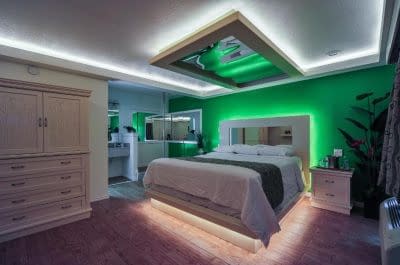 Romantic Inn & Suites 3