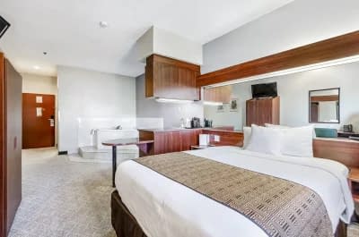 Trident Inn & Suites Baton Rouge jacuzzi